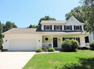 685 Dogwood Ln, Vermilion, OH 44089