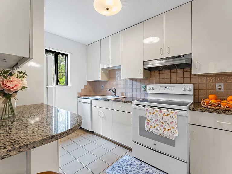 42 Village Brook Ln — Photo 6