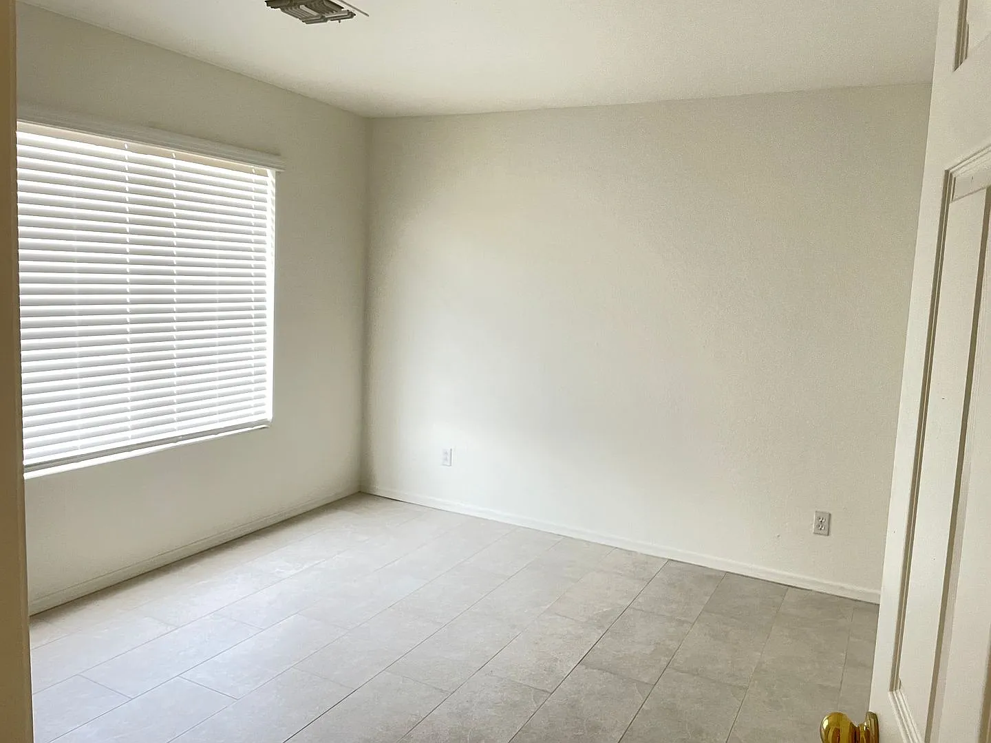 5 Bedrooms Plus Office, 3 Bath Interior Just Updated — Photo 3