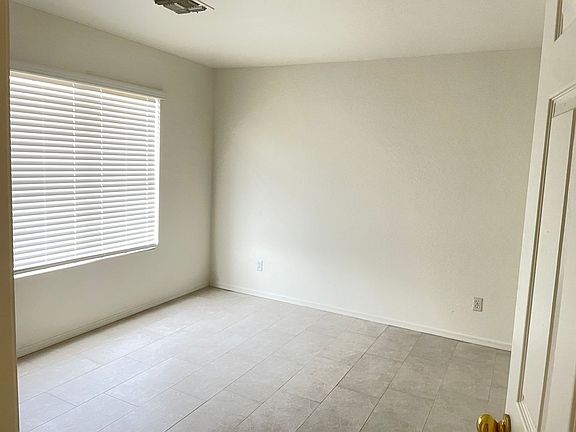 3rd image of 8318 W Miami St