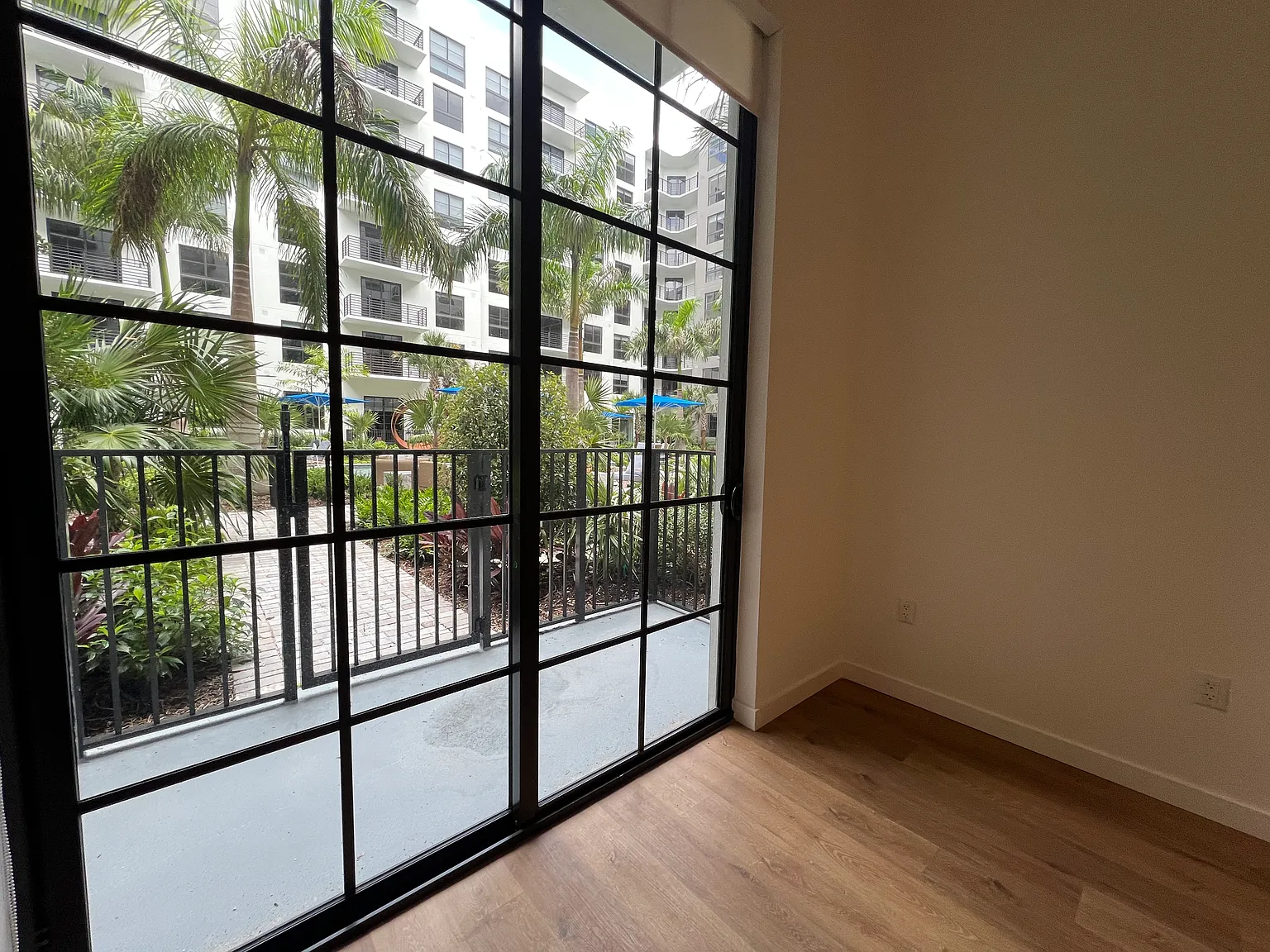 2 bed, 1100 sqft, $3,700 — Photo 2