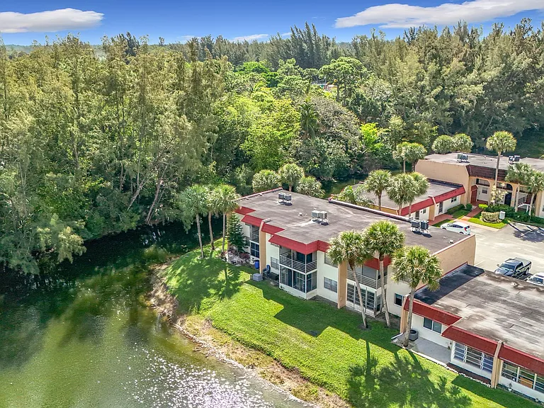 235 Lake Dora Dr — Photo 8