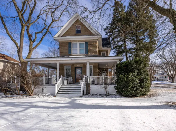 425 S Naperville Rd, Wheaton, IL 60187