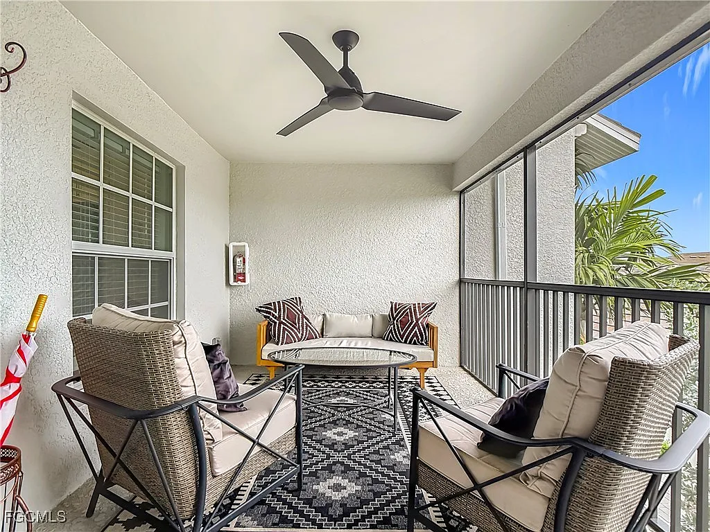 2 bed, 2.0 bath, 1569 sqft, $5,500 — Photo 2