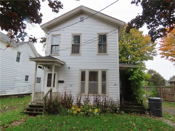 52 Jackson St, Lyons, NY 14489