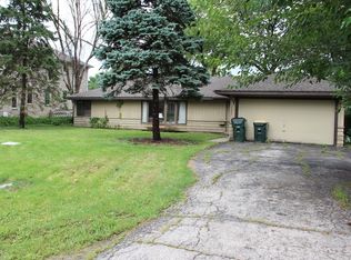 2404 Oak Tree Ln, Park Ridge, IL 60068