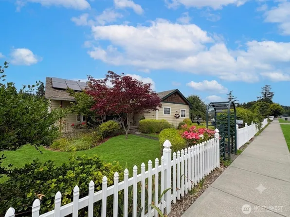 260 Lincoln Avenue E, Tenino, WA 98589