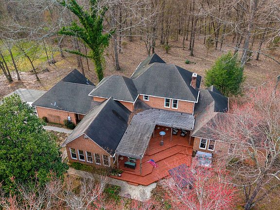 3rd image of 300 Marshall Ln SE