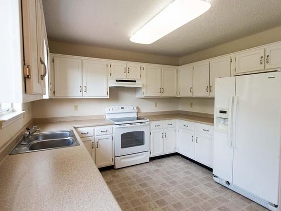 2nd image of 2106 N Fork Dr