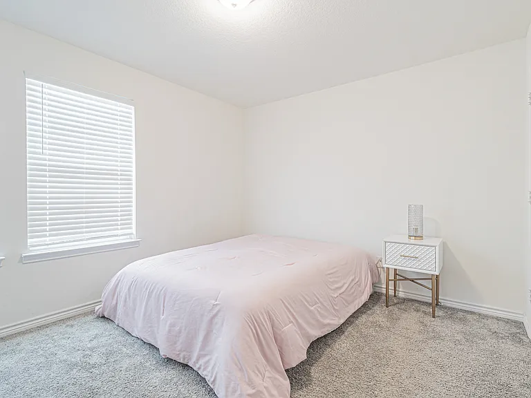 1518 Overlook Cv — Photo 17