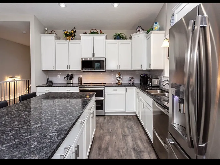 2714 NW 164th Ln — Photo 3