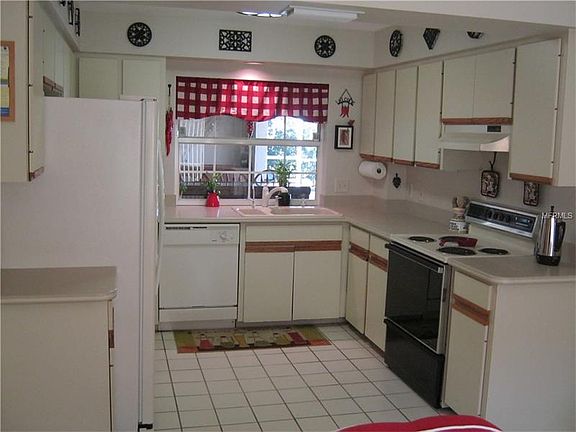 3rd image of 3104 Meadow Run Dr