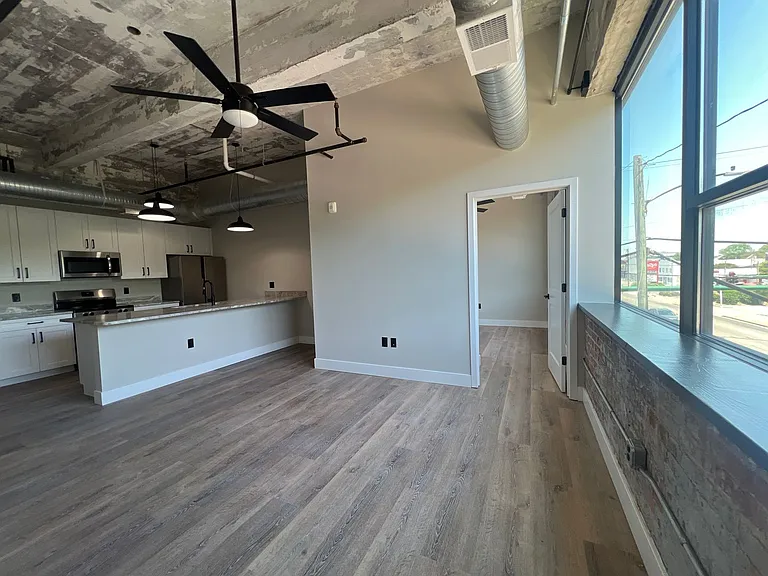 119 E Princess Anne Rd — Photo 144