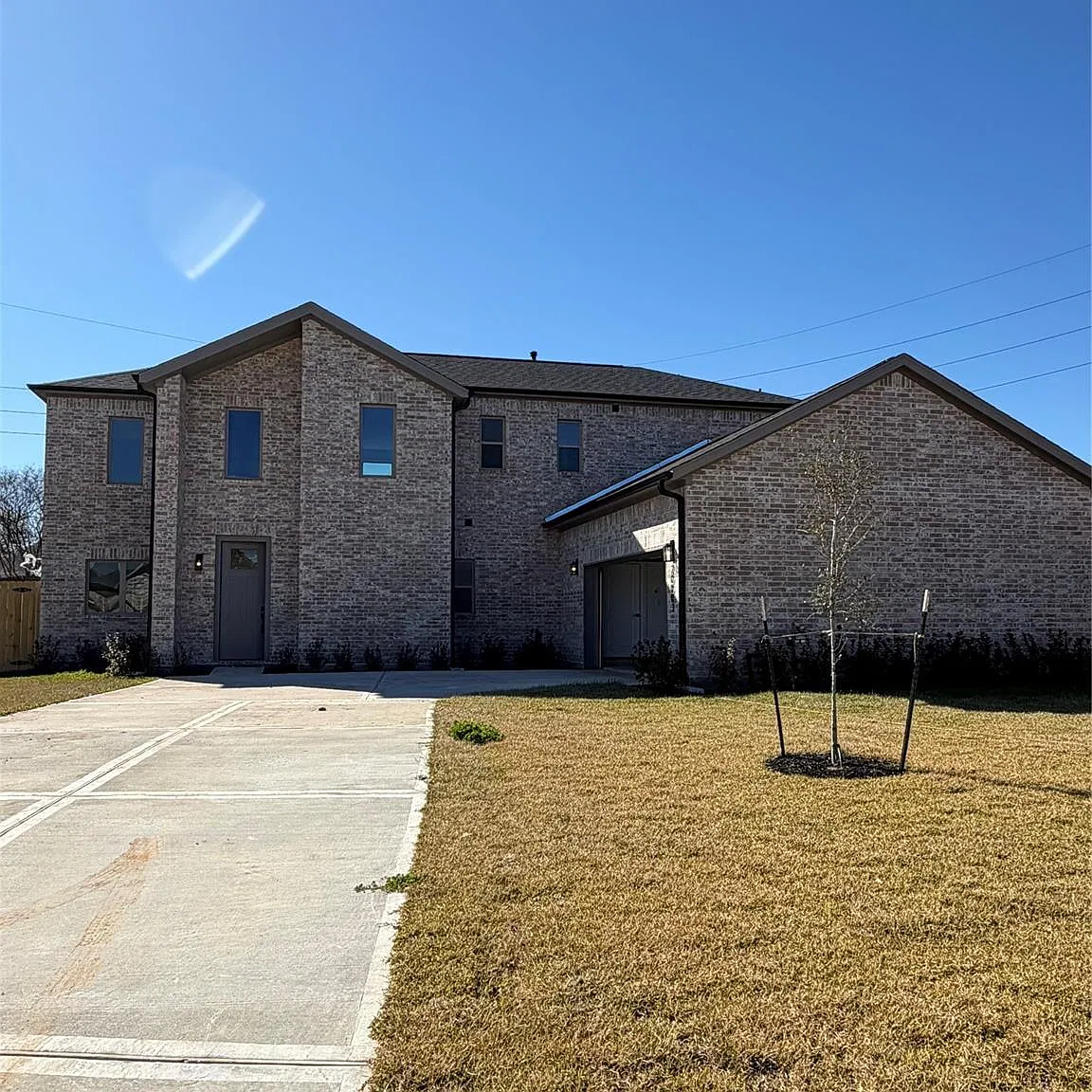 4 bed, 3.5 bath, 2505 sqft, $2,900 — Photo 1