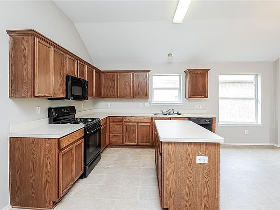 3rd image of 1844 Barton Springs Dr