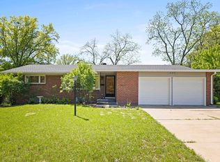 1825 Morningside Dr, Lincoln, NE 68506