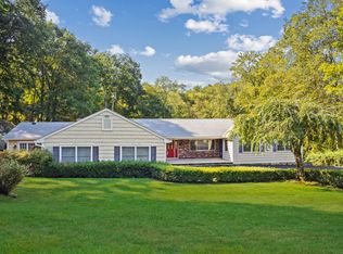 118 Winesap Rd, Stamford, CT 06903