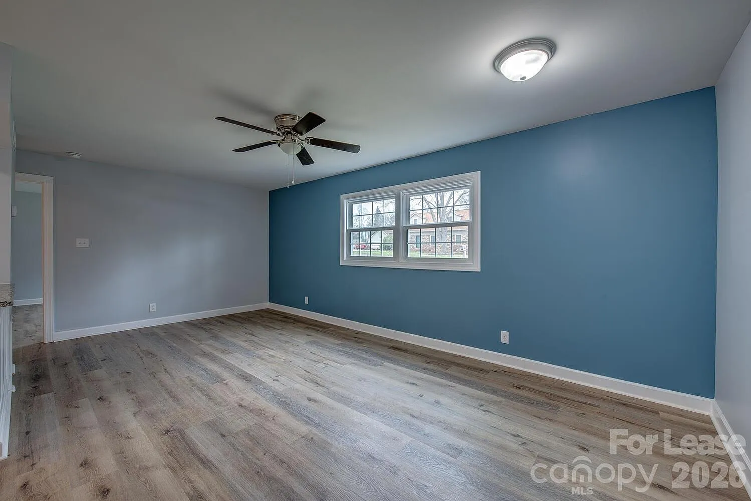 1 bed, 1.0 bath, $1,095 — Photo 2