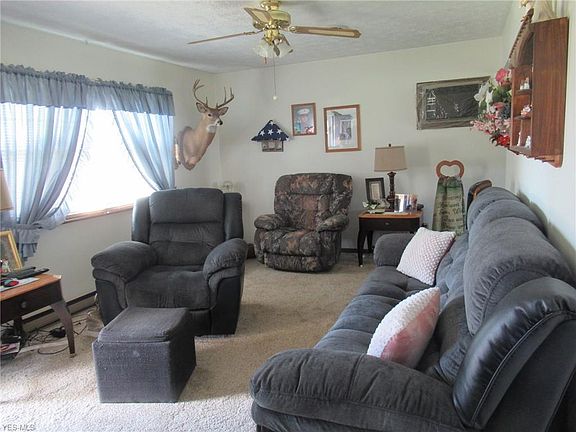 3rd image of 536 Cedar St