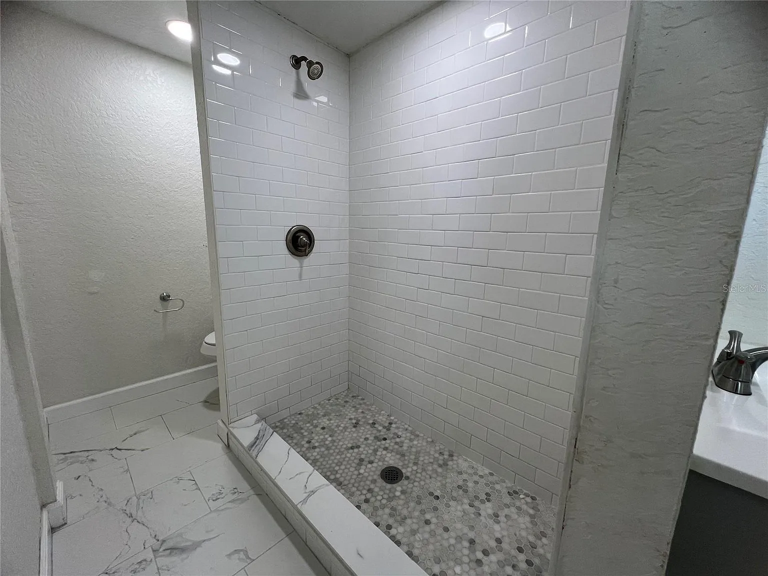 2 bed, 1360 sqft, $2,200 — Photo 3