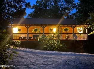 6814 Flats Rd, Tallassee, TN 37878