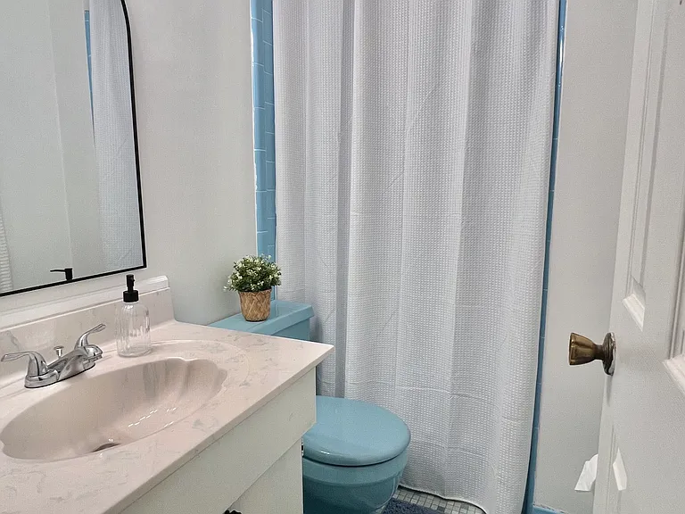 23054 Town Creek Dr — Photo 10