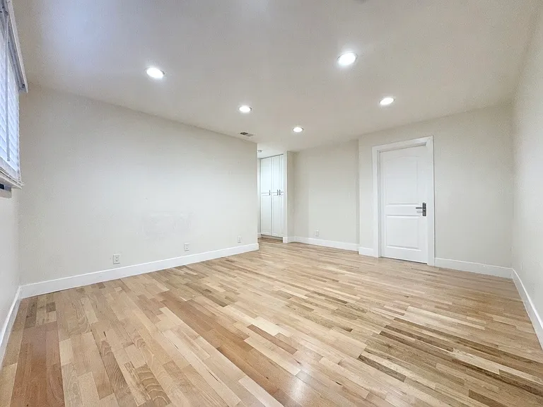 2215 El Monte Ave — Photo 4