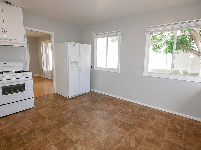 2924-2932 Suncrest Dr — Photo 8