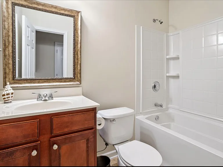 305 Anterbury Dr — Photo 16