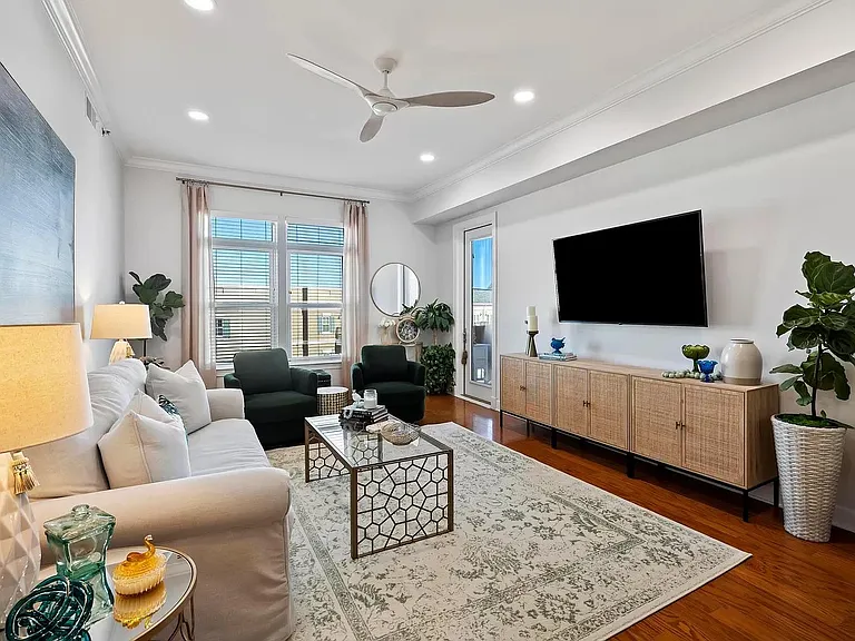 125 Pier View St #407 — Photo 6