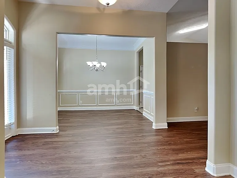 7194 Caley St — Photo 9