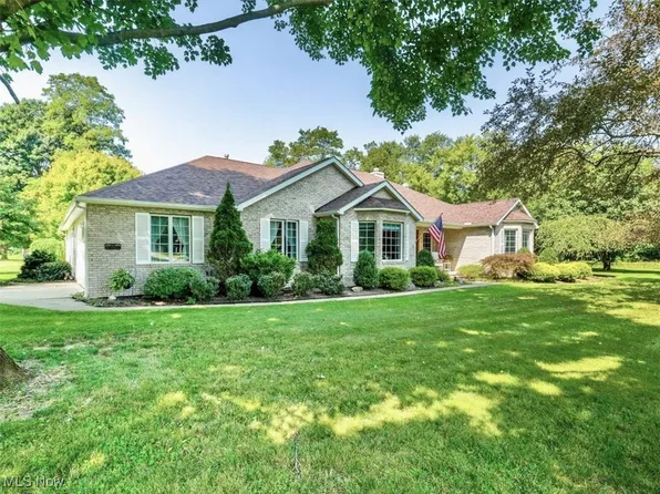17 Hillcrest Ct, Conneaut, OH 44030
