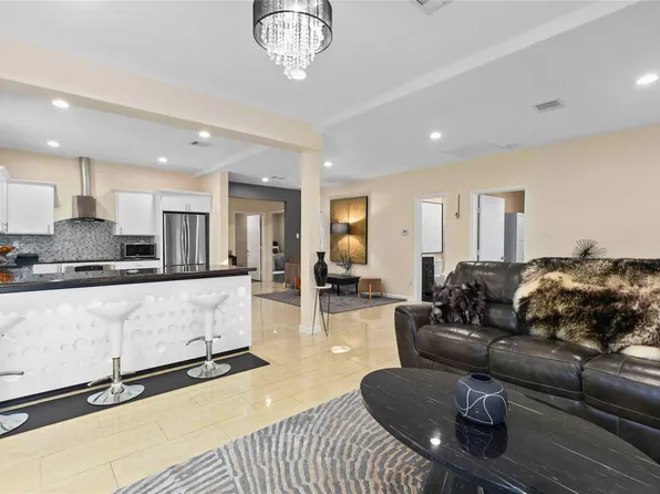 5324 Avenue R, Galveston, TX 77551