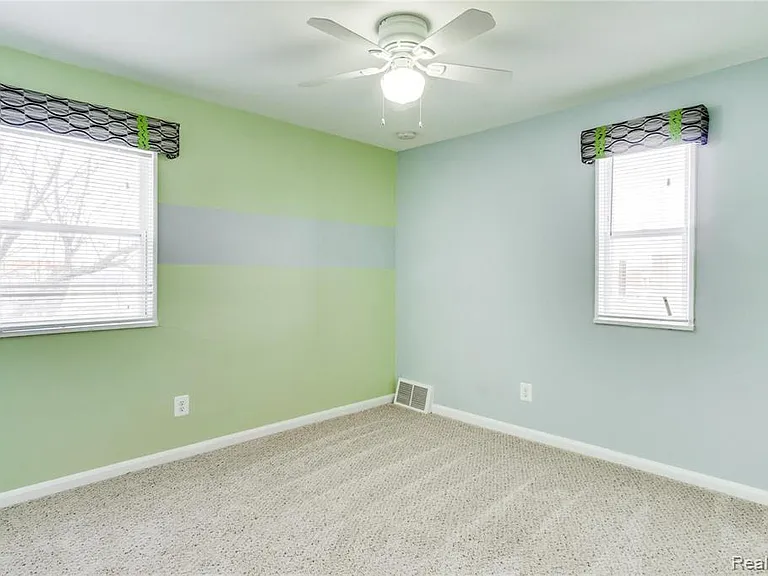 3388 Coolidge Hwy — Photo 16