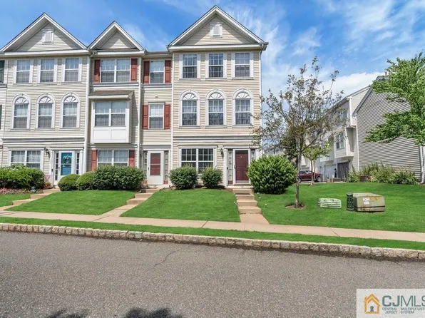 139 Giera Ct #125, Parlin, NJ 08859