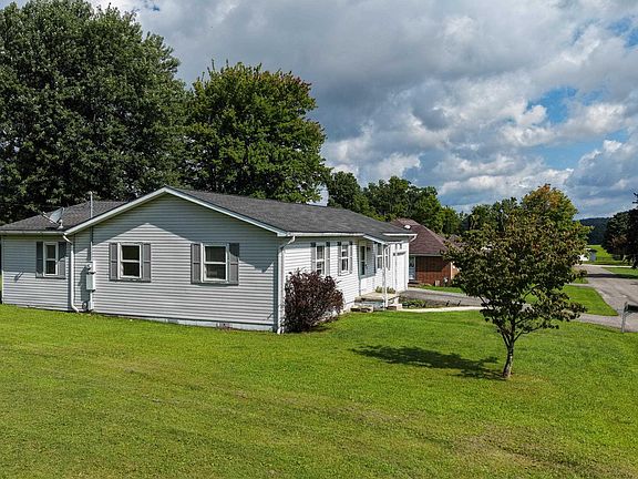 4th image of 62 Blue Pond Ln