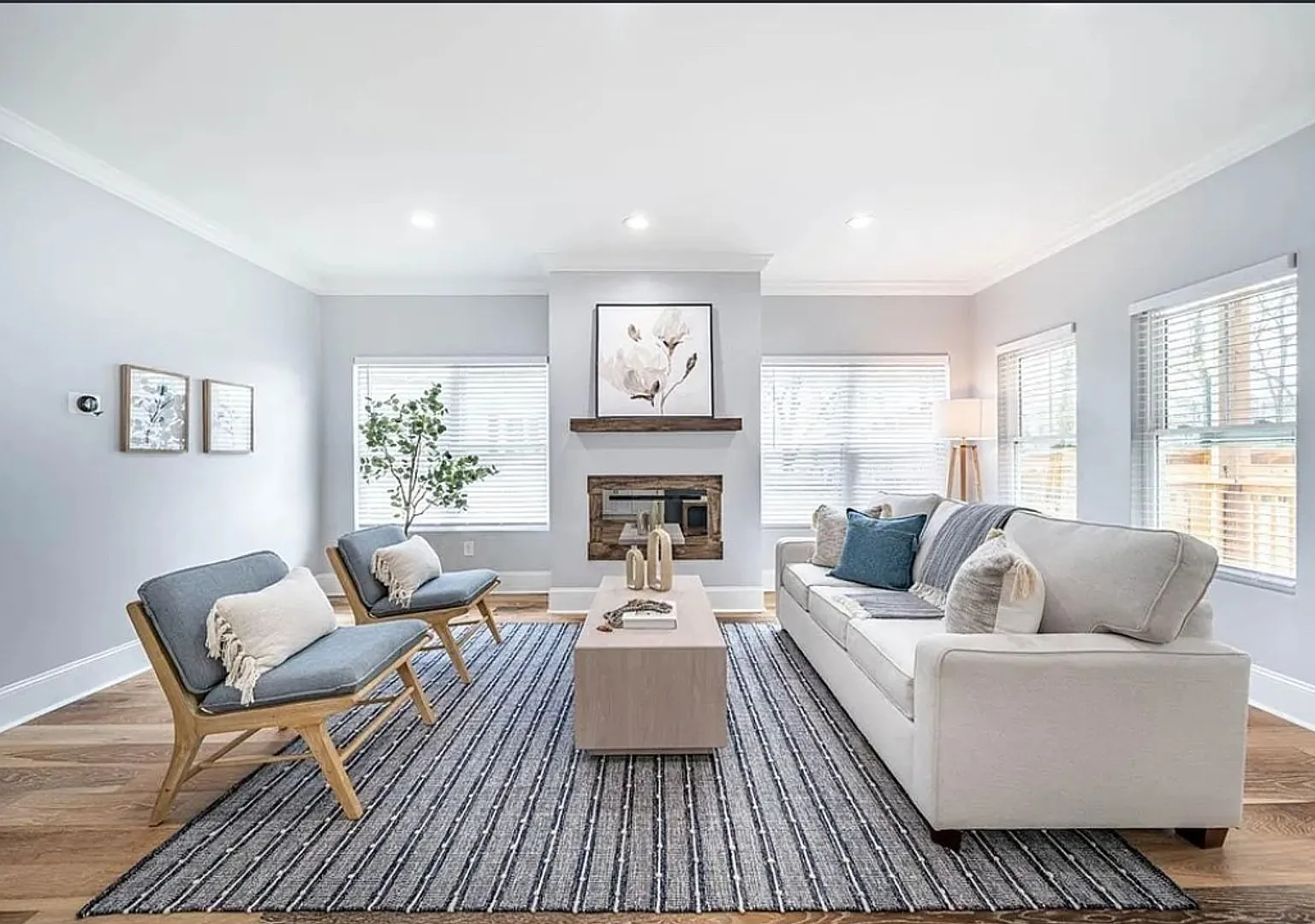 Room in 5 Bedroom Home at Booker Ave — Photo 4