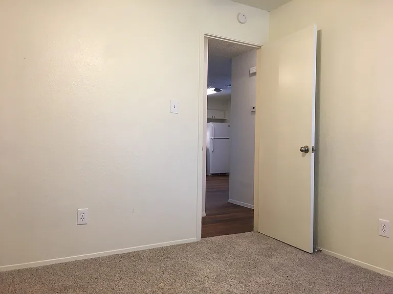 4905 Merritt Circle — Photo 9