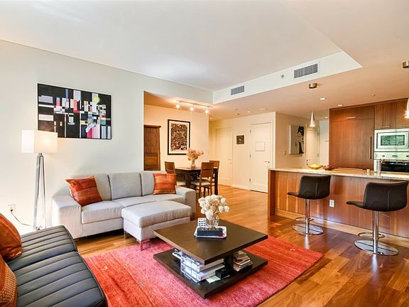 5th image of 10700 NE 4th St Unit 320