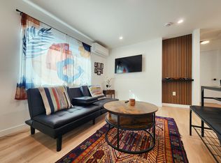 22131 Bassett St, Canoga Park, CA 91303