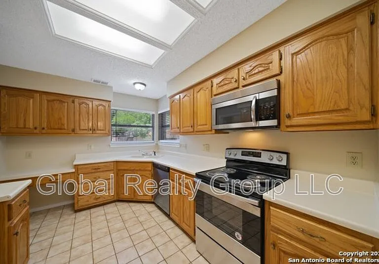 118 Golden Way — Photo 18