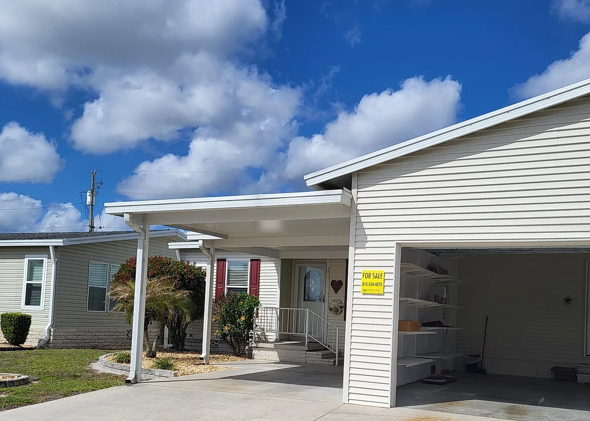 Carport and garage - 3011 Satsuma St