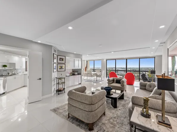 1900 Consulate Pl 2104, West Palm Beach, FL 33401