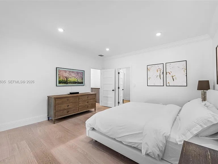 5236 Pine Tree Dr — Photo 33