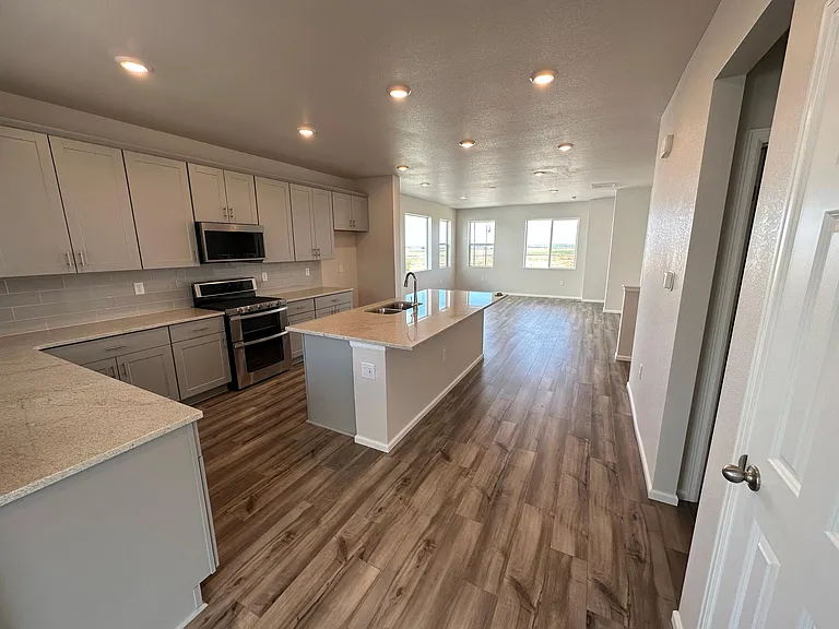 16566 Shoshone Pl — Photo 4
