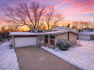 1434 Pine Valley Blvd, Ann Arbor, MI 48104