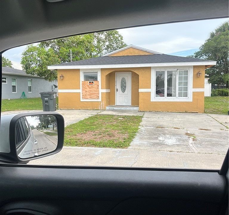 1st image of 3120 Douglas Ave