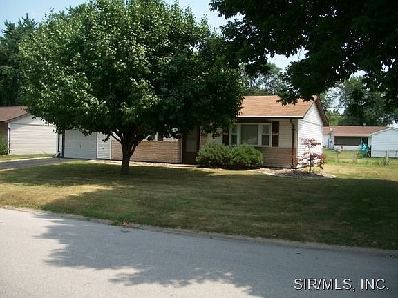 4th image of 13 Tulip Ave