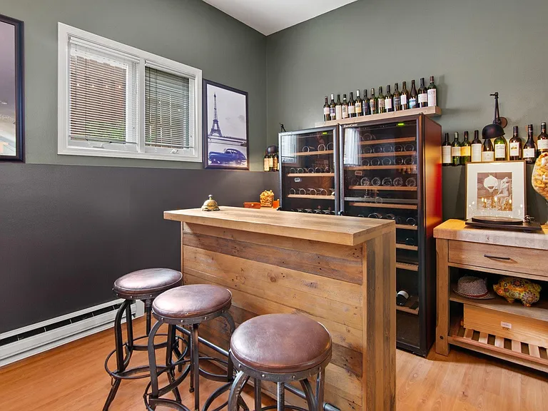 1616 W Altgeld St — Photo 11