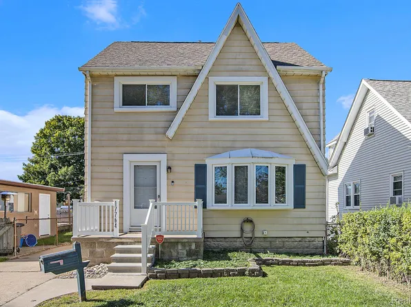 17764 Matthews St, Riverview, MI 48193
